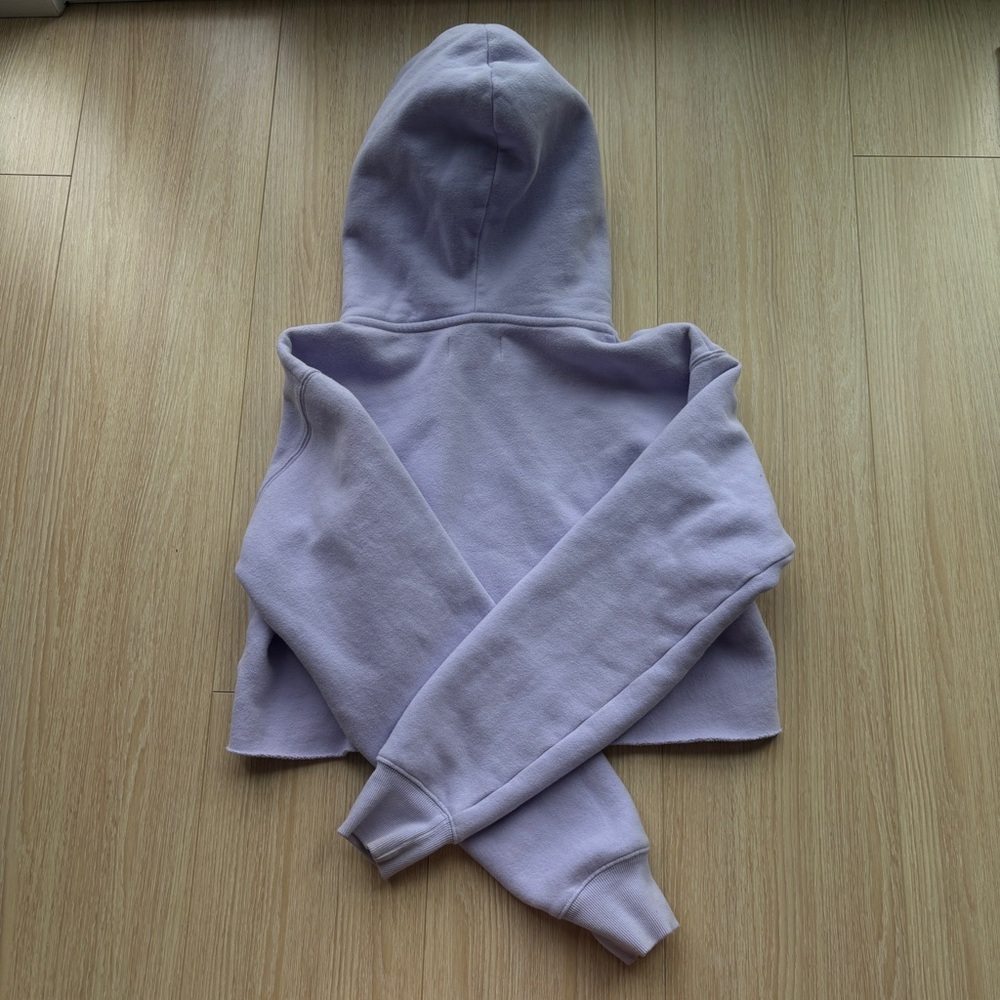 Aritzia TNA the perfect crop hoodie pale violet cropped pullover sweater size S - Picture 7 of 9